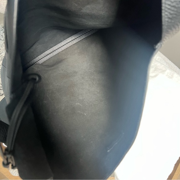 NWT THE ROW Blake Leather Tote Shoulder Bag in Black - Picture 15 of 16